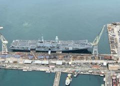 I Cantieri navali di Palermo accolgono la portaerei Cavour per lavori di manutenzione
