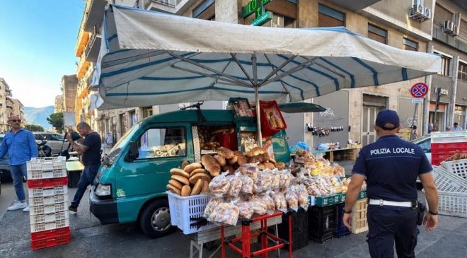 Corso Finocchiaro Aprile, la scoperta dell’acqua calda: trovati abusivismo e occupazioni irregolari
